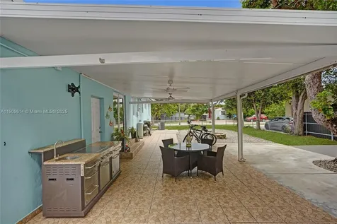 440 NW 38th Court Miami FL 33126