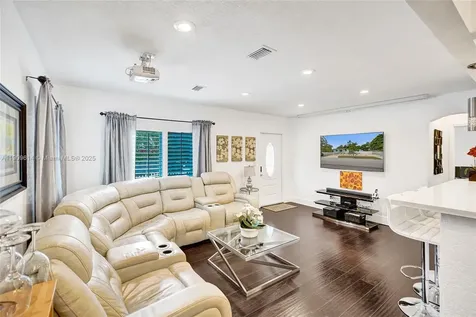 440 NW 38th Court Miami FL 33126