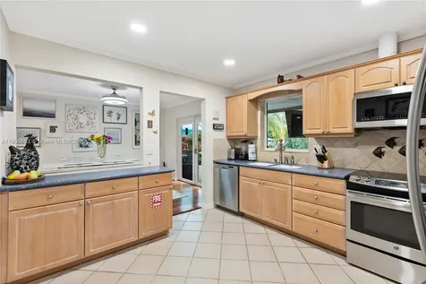 418 SE 3rd Terrace Dania Beach FL 33004
