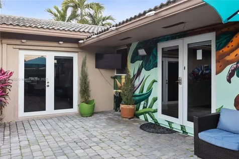 418 SE 3rd Terrace Dania Beach FL 33004