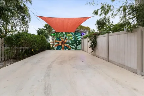 418 SE 3rd Terrace Dania Beach FL 33004