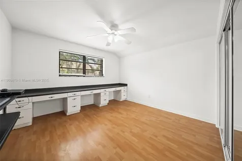 13240 N Calusa Club Drive Miami FL 33186