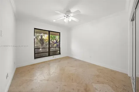 13240 N Calusa Club Drive Miami FL 33186