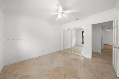 13240 N Calusa Club Drive Miami FL 33186