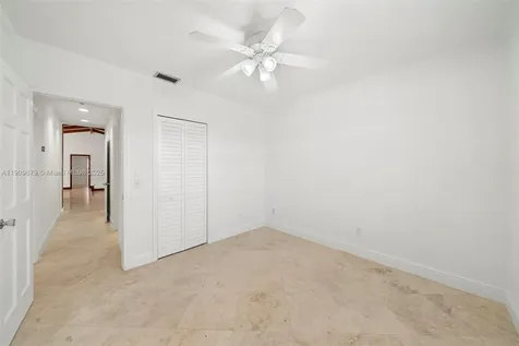 13240 N Calusa Club Drive Miami FL 33186
