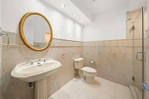 13240 N Calusa Club Drive Miami FL 33186