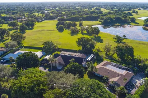 13240 N Calusa Club Drive Miami FL 33186
