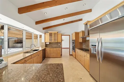 13240 N Calusa Club Drive Miami FL 33186