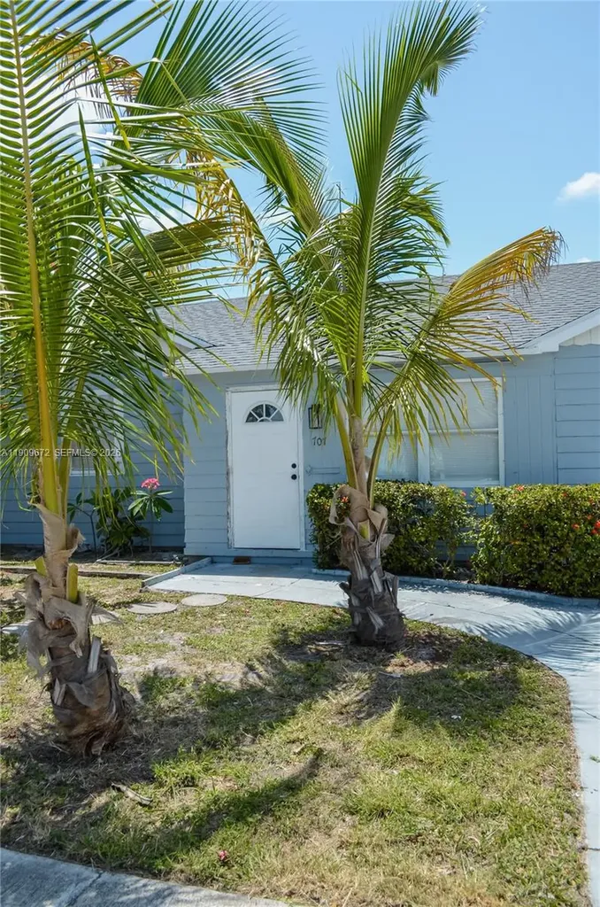 707 N J Street Lake Worth FL 33460