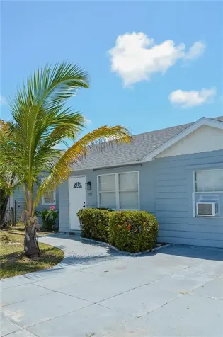 707 N J Street Lake Worth FL 33460
