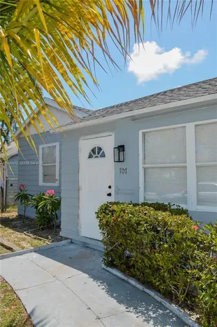 707 N J Street Lake Worth FL 33460