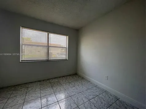 842 NE 209th Street Miami FL 33179