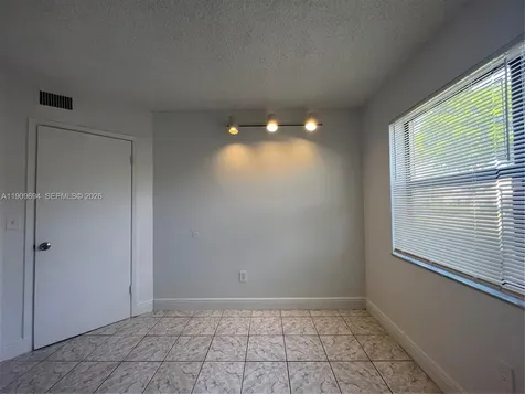 842 NE 209th Street Miami FL 33179