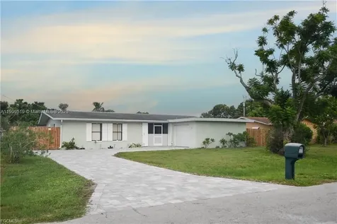 2636 SE 18th Avenue Cape Coral FL 33904