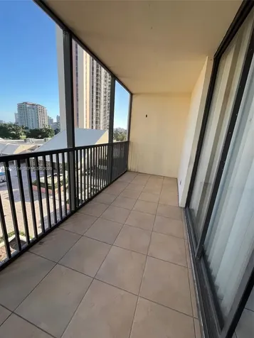 20301 W Country Club Drive Aventura FL 33180