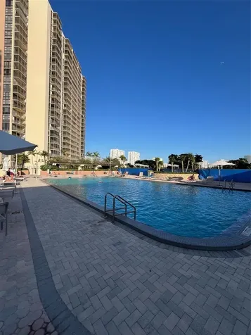 20301 W Country Club Drive Aventura FL 33180