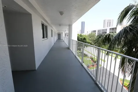 17800 N Bay Road Sunny Isles Beach FL 33160