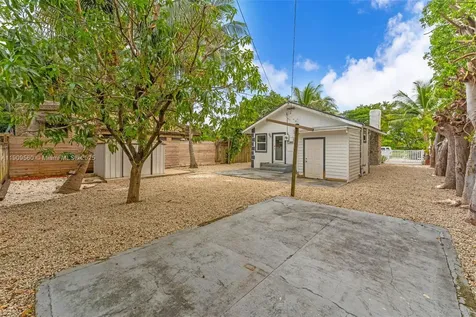 1621 NW 55th Street Miami FL 33142