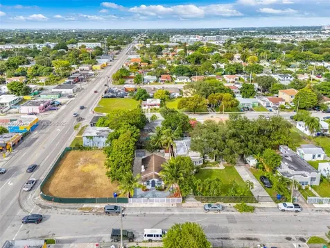 1621 NW 55th Street Miami FL 33142