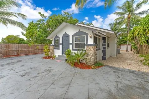 1621 NW 55th Street Miami FL 33142