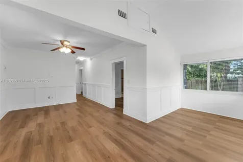 1621 NW 55th Street Miami FL 33142