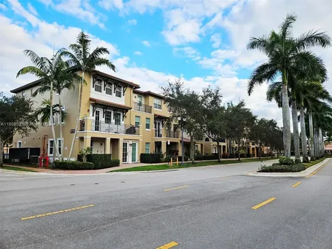 809 SW 147 Avenue Pembroke Pines FL 33027