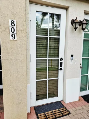 809 SW 147 Avenue Pembroke Pines FL 33027