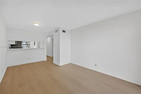 4198 Lakeside Drive Tamarac FL 33319