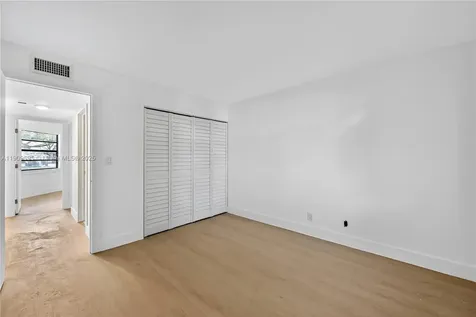 4198 Lakeside Drive Tamarac FL 33319