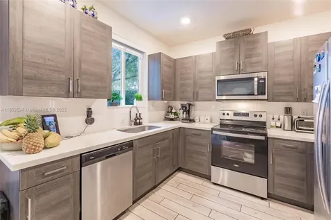 2333 SE 10th Street Homestead FL 33035
