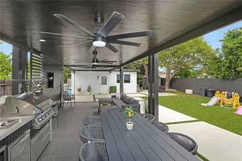 6521 SW 31st Street Miami FL 33155