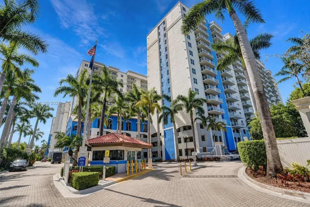 5077 NW 7th Street Miami FL 33126