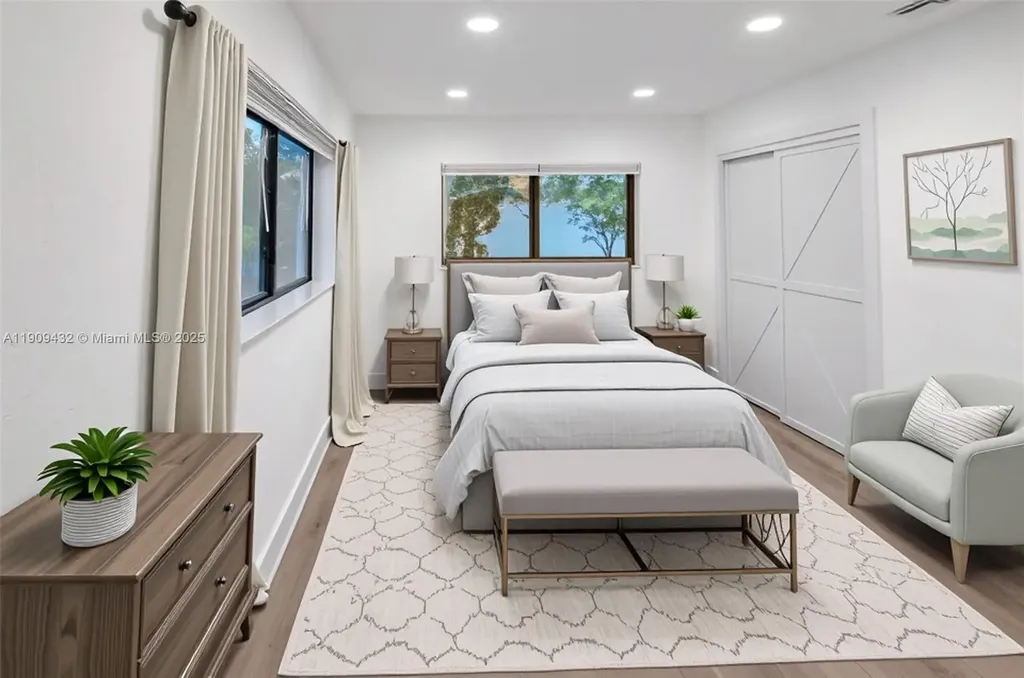 552 W Evanston Circle Fort Lauderdale FL 33312