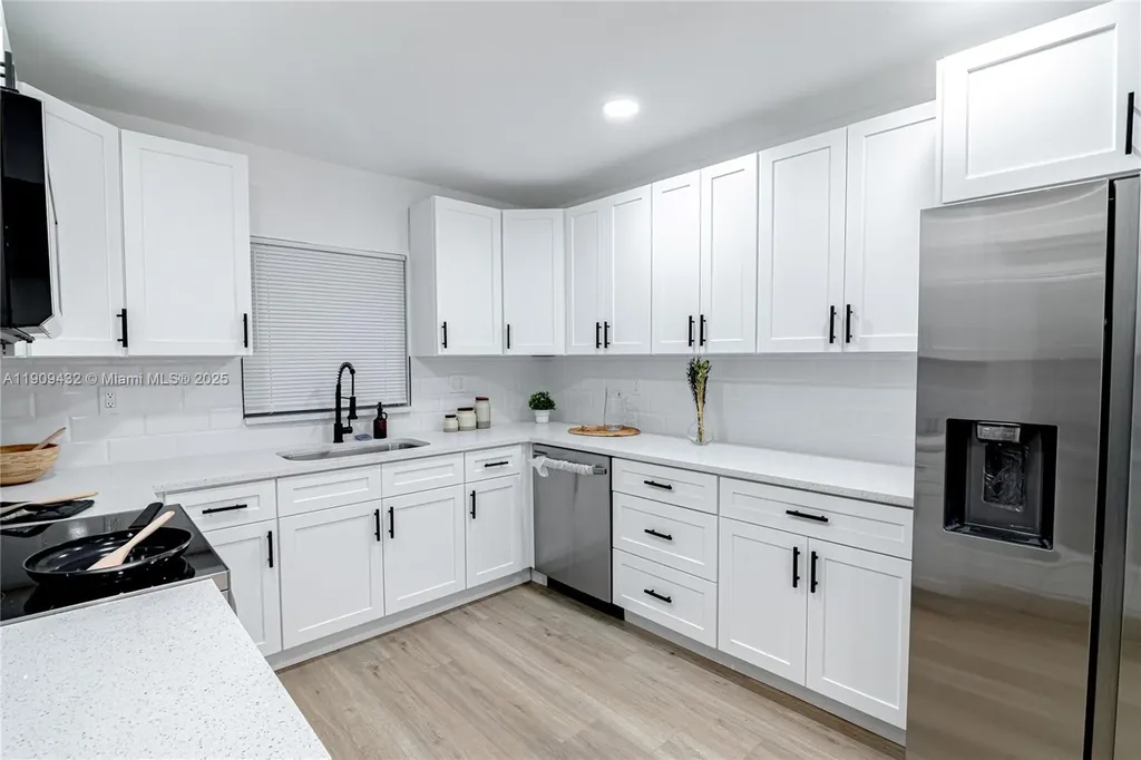 552 W Evanston Circle Fort Lauderdale FL 33312