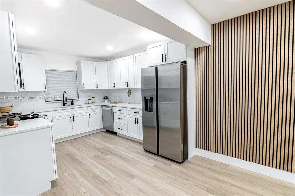 552 W Evanston Circle Fort Lauderdale FL 33312