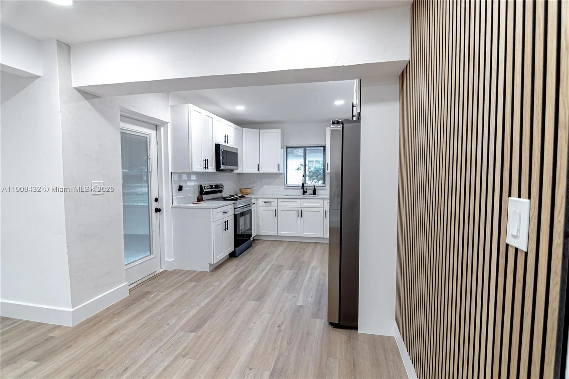 552 W Evanston Circle Fort Lauderdale FL 33312