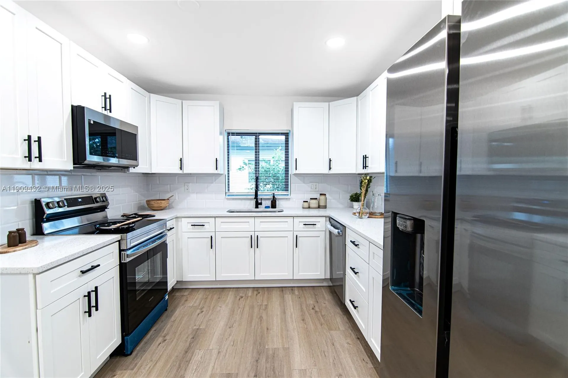 552 W Evanston Circle Fort Lauderdale FL 33312