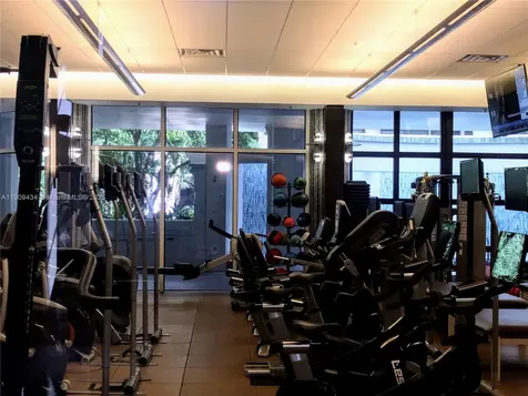 21055 Yacht Club Drive Aventura FL 33180