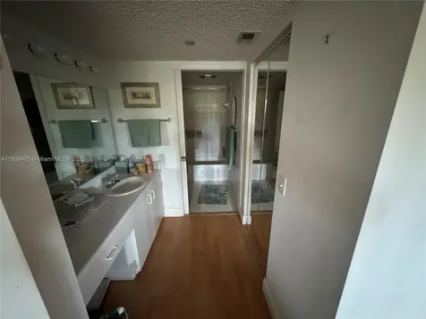 1650 SW 124th Terrace Pembroke Pines FL 33027