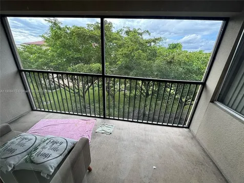 1650 SW 124th Terrace Pembroke Pines FL 33027