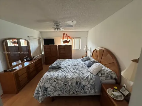 1650 SW 124th Terrace Pembroke Pines FL 33027