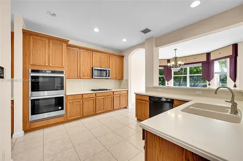 3858 W Hibiscus Street Weston FL 33332