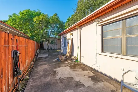 5834 SW 4th Street Miami FL 33144