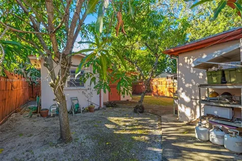 5834 SW 4th Street Miami FL 33144
