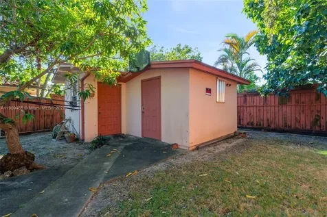 5834 SW 4th Street Miami FL 33144