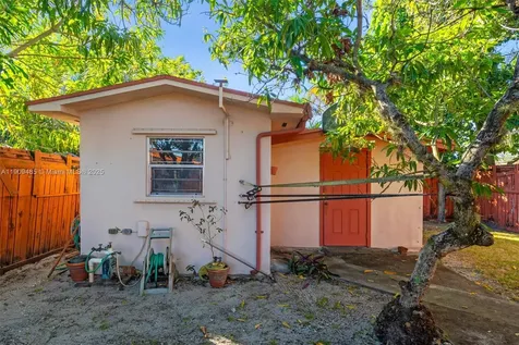 5834 SW 4th Street Miami FL 33144