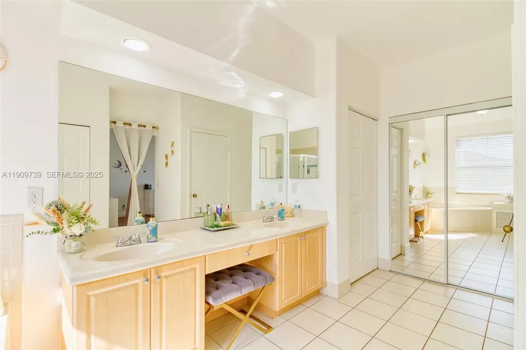 3839 SW 51st Street Hollywood FL 33312