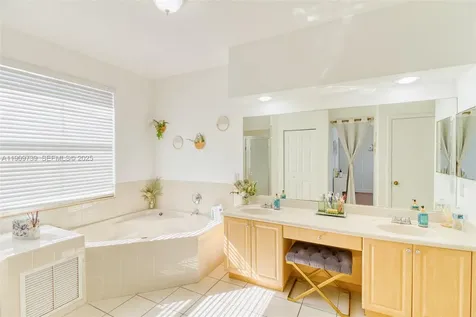 3839 SW 51st Street Hollywood FL 33312