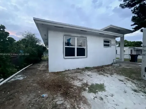 2121 Rutland Street Opa-Locka FL 33054