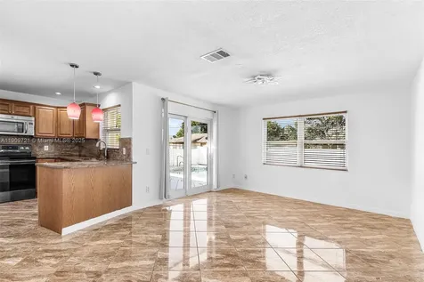 4404 SW 7th Avenue Cape Coral FL 33914